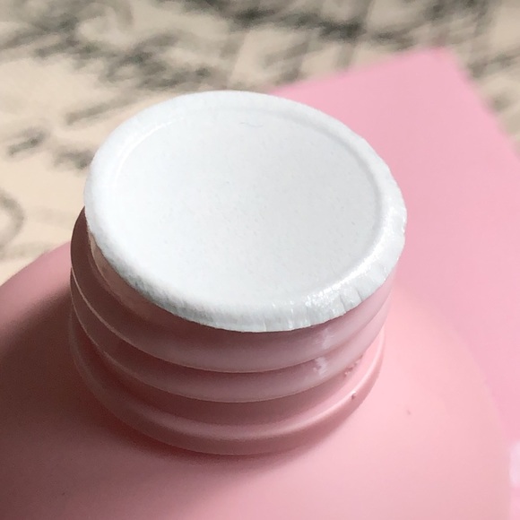 NIB Kylieskin Vanilla Milk Toner - 8 fl oz bottle - Picture 3 of 3